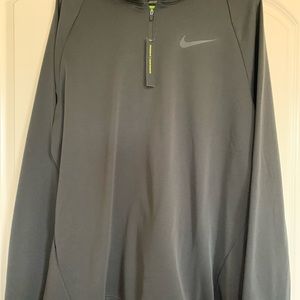 Men’s Nike pullover NWT